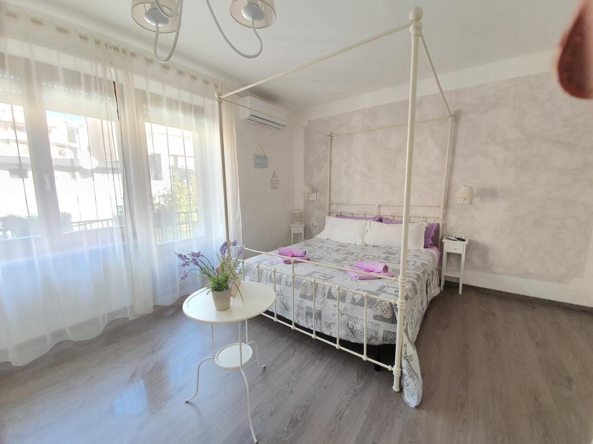 Отель Terry'S House Нуоро Экстерьер фото